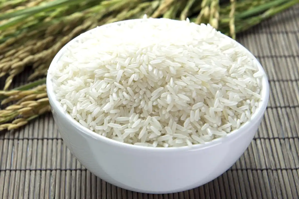 اب برنج برای لک صورت | ایا خوردن آب برنج باعث چاقی میشود
