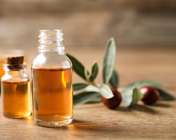 5 amazing properties of jojoba oil for skin and hair