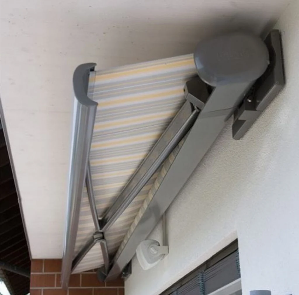Can the full box canopy be coordinated with other equipment?