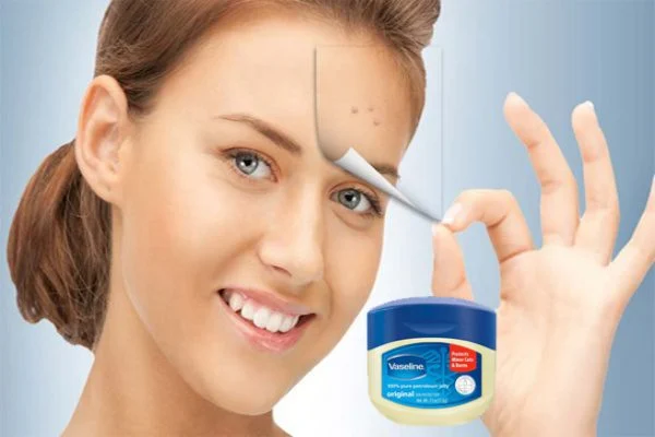 Properties of Vaseline for face and body skin